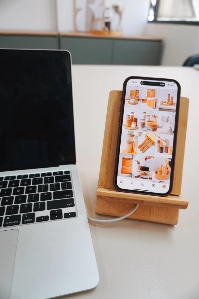 Suporte para eletrônicos e livros